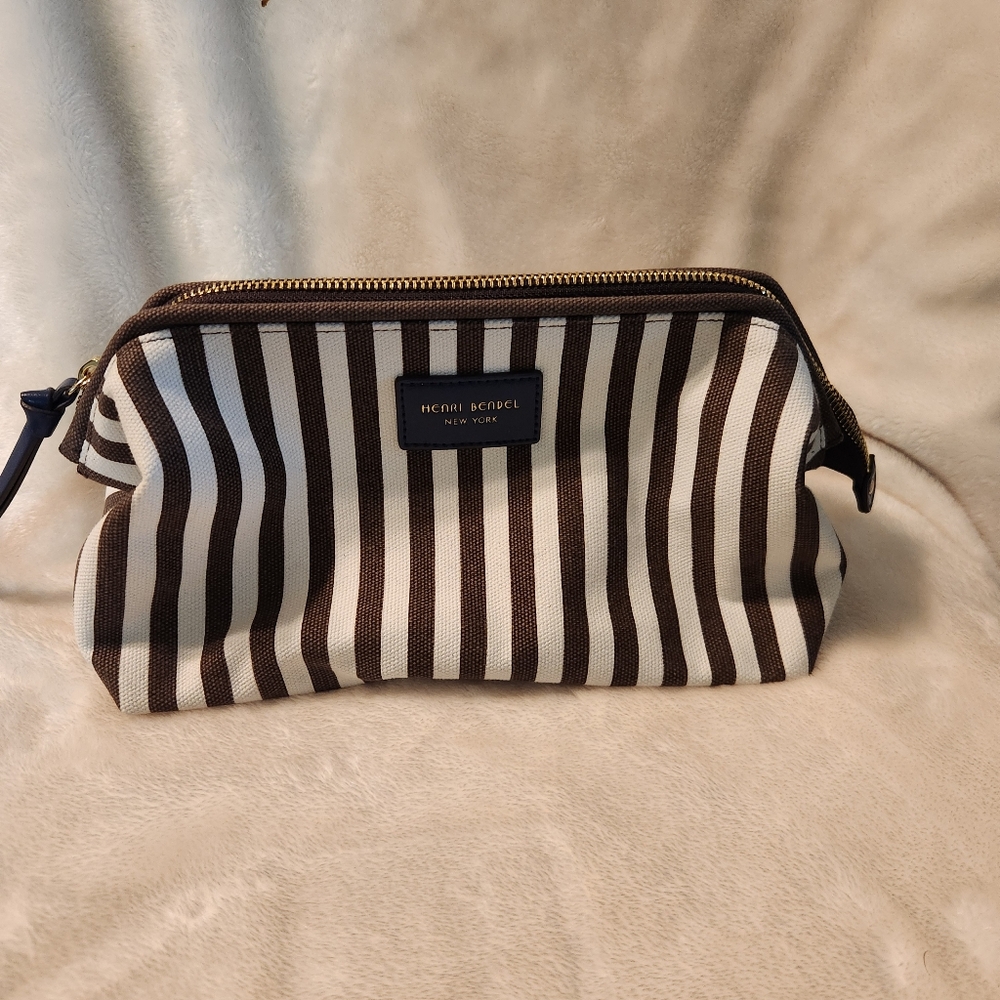 COPY - 🐩Henri Bendel NY🐩 Makeup bag